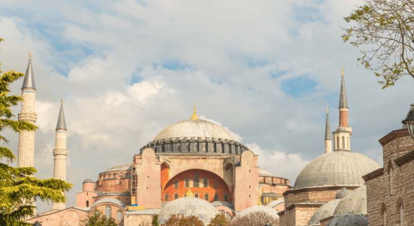 Ayasofya'nın Yeniden Camiye Dönüştürülmesi