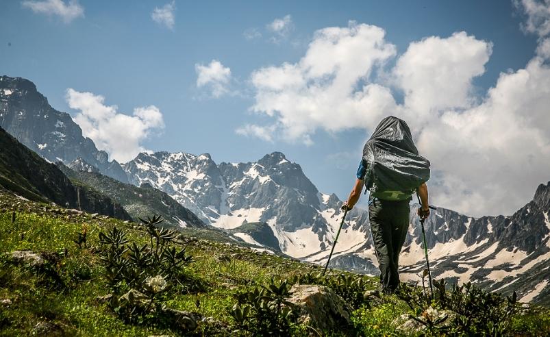 Rüyada Dağın Kendisine Yöneldiğini Görmek