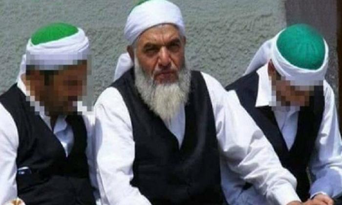 Sahte şeyhin ailesine selam vermek yasak