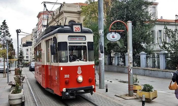 Tramvay ve metrobüslerde toplu taşıma kuralı