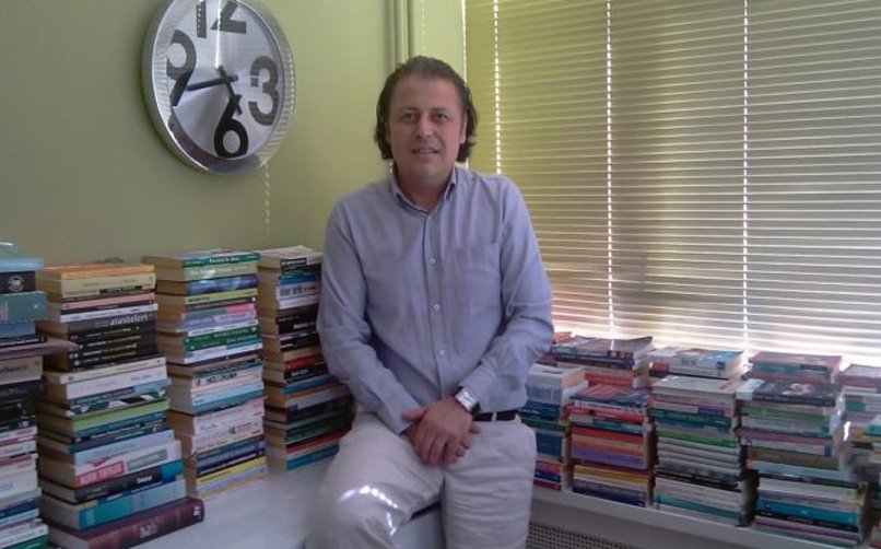 Deniz Egece Kimdir