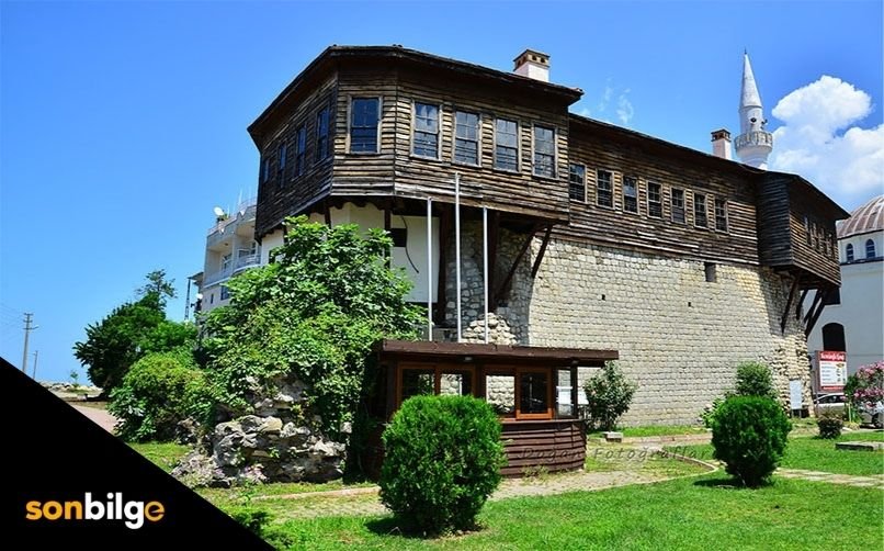 Bolaman Kalesi ve Hazinedaroğlu Konağı 