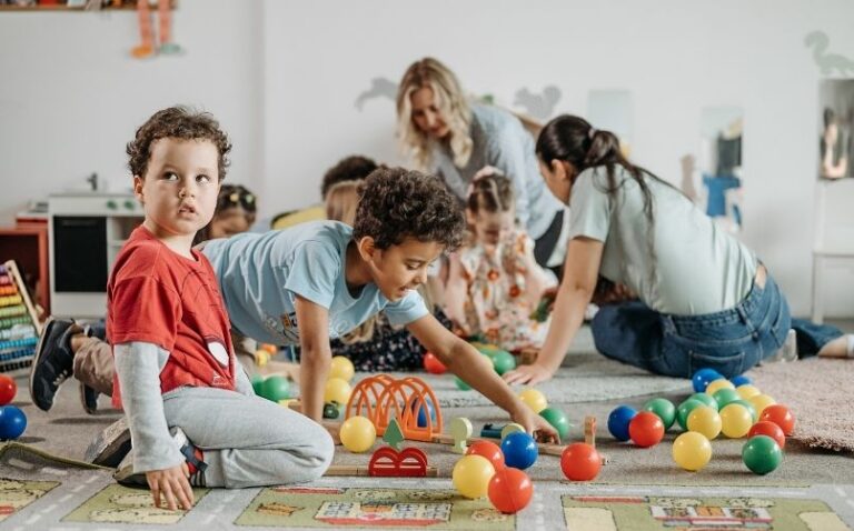 Çocukların Gelişimi İçin En İyi Eğitici Oyuncaklar