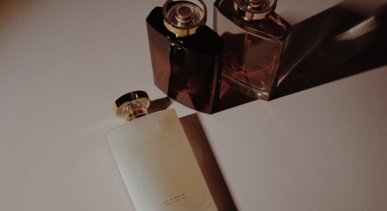 Kokusu ile Baş Döndüren 10 En İyi Kadın Parfümleri